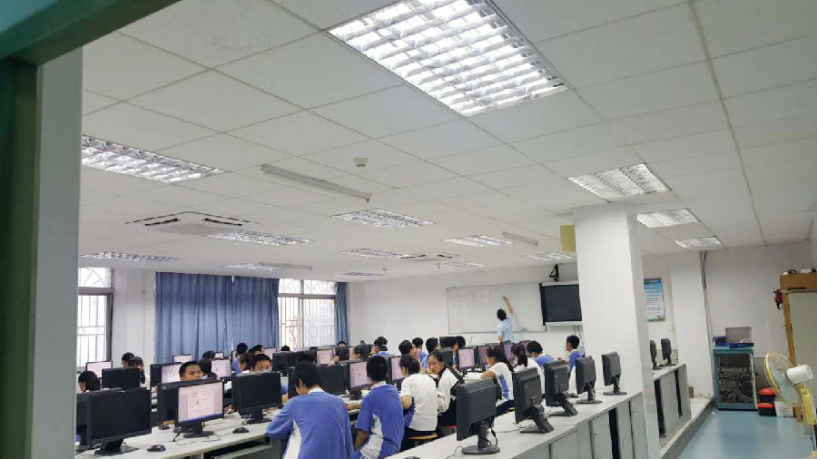莲花中学.jpg