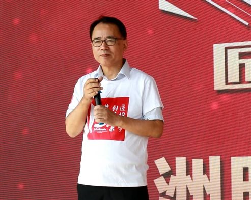 洲明科技首席运营官土桥昭人充满活力的讲话瞬间让大家都元气满满!